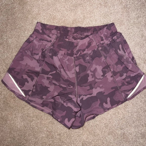 Lululemon Hotty Hot Shorts (3 in) - Picture 3 of 5